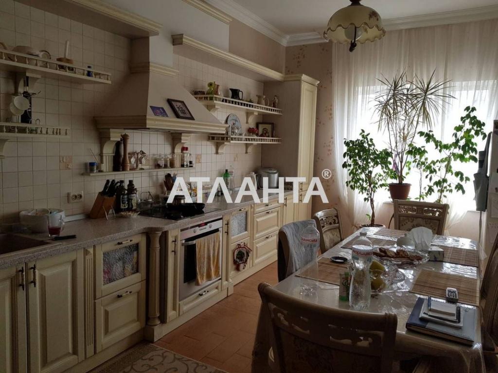 Продається будинок 2 поверховий 320 кв. м з каміном, цена: 200000 $