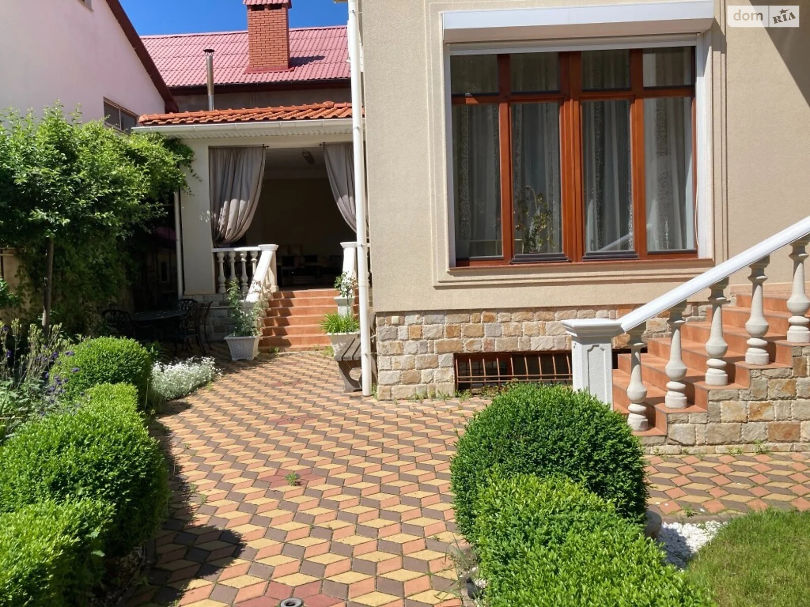 Продається будинок 2 поверховий 380 кв. м з гаражем, цена: 520000 $ - фото 1