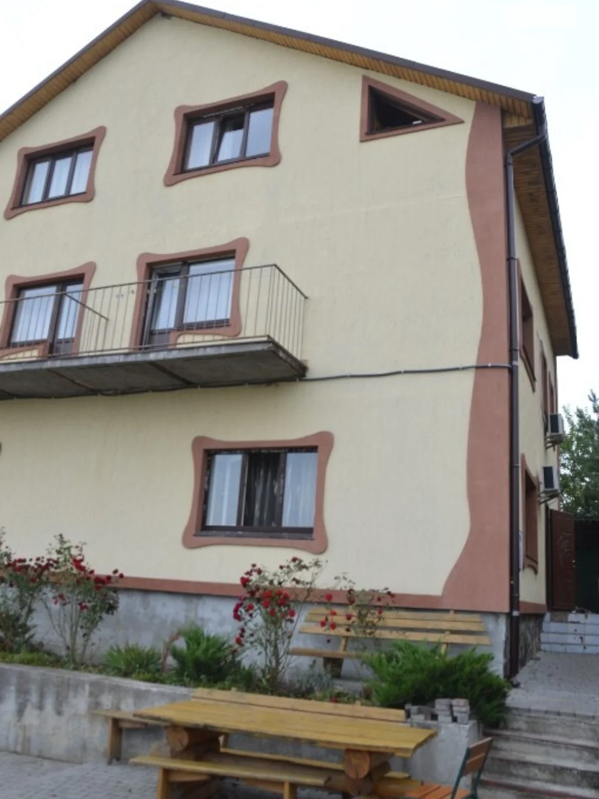 Продается дом на 3 этажа 128 кв. м с камином, цена: 45000 $ - фото 1