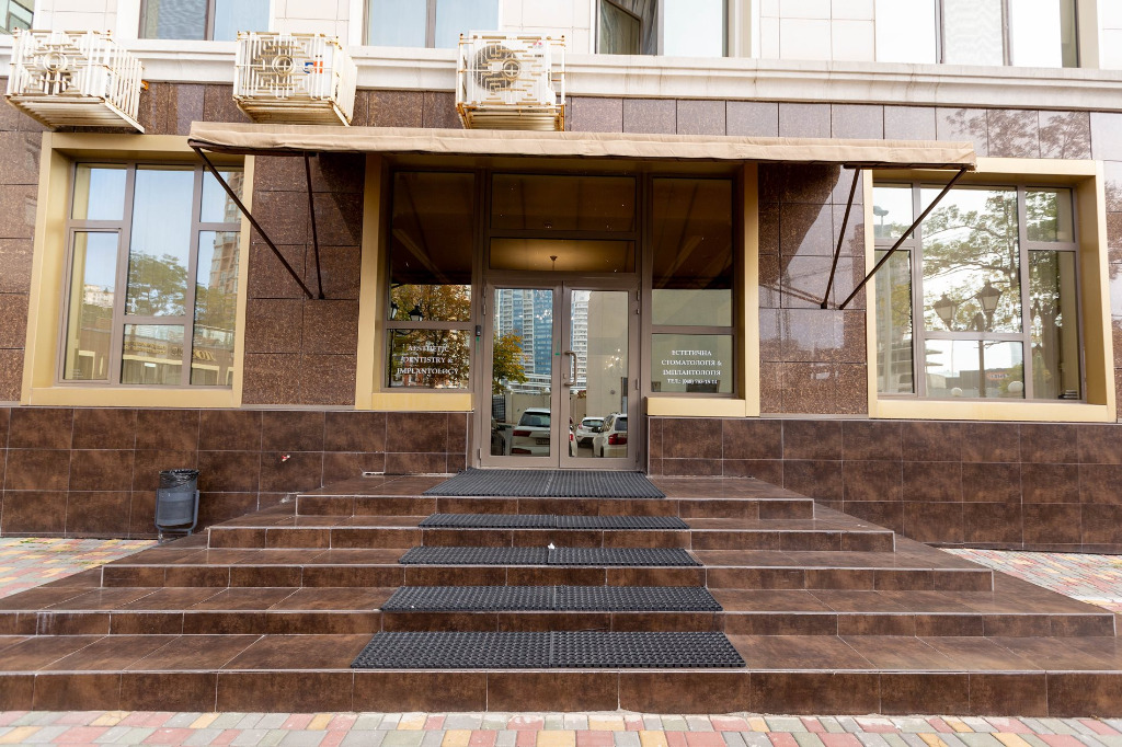 Продается 1-комнатная квартира 44 кв. м в Одессе, ул. Краснова - фото 1