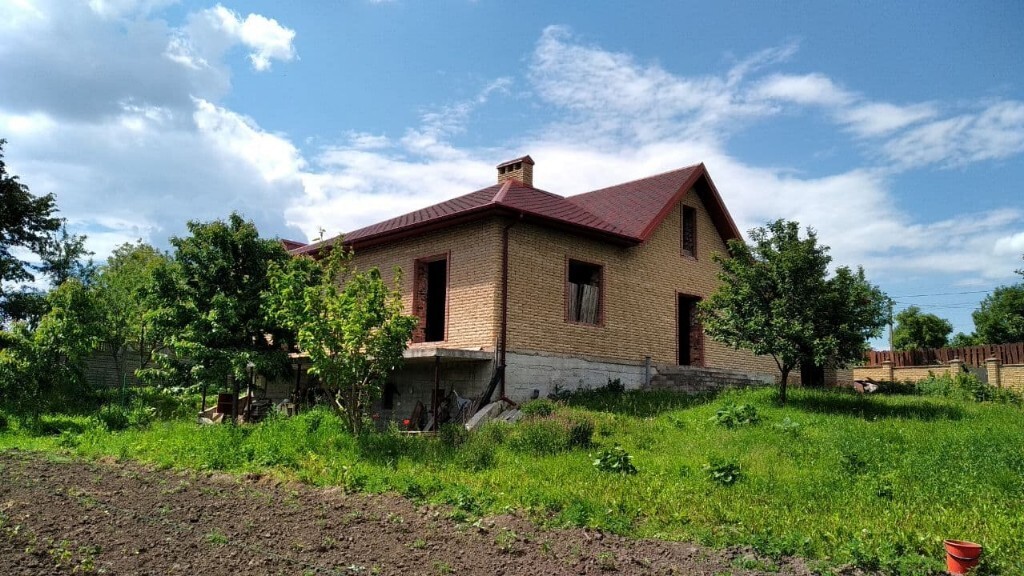 Продається одноповерховий будинок 180 кв. м з каміном, цена: 65000 $