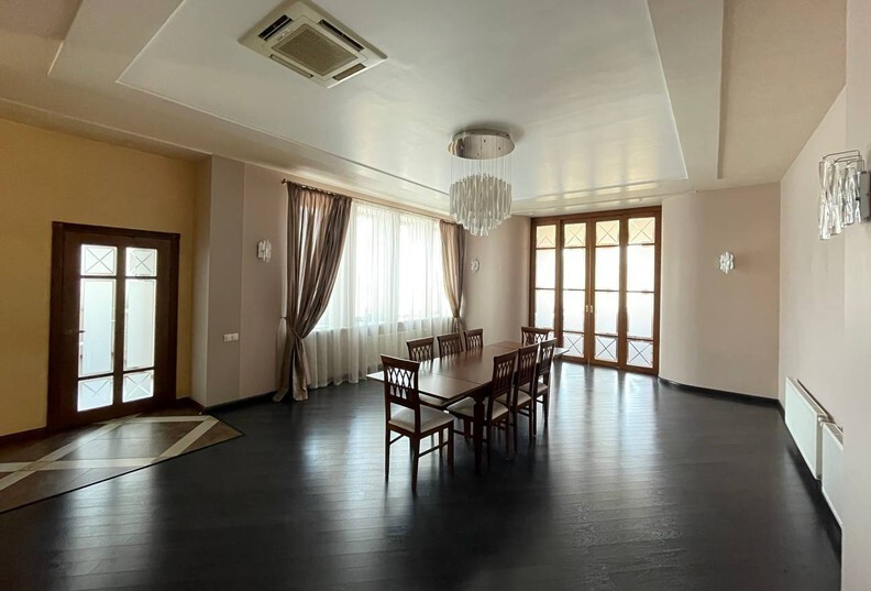 Продается дом на 3 этажа 680 кв. м с баней/сауной - фото 3