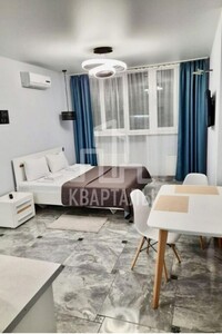 Продается 1-комнатная квартира 29 кв. м в Киеве, Герцена улица
