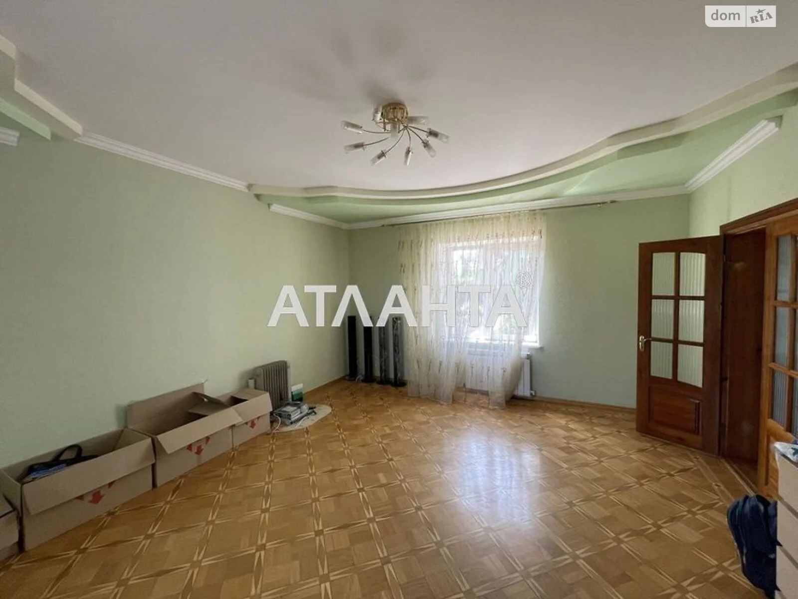 Продается дом на 2 этажа 300 кв. м с камином, цена: 180000 $ - фото 1