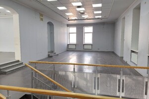 Сдается в аренду помещения свободного назначения 430 кв. м в 2-этажном здании, цена: 300000 грн