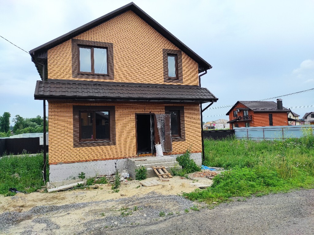 Продается дом на 2 этажа 120 кв. м с беседкой, цена: 75000 $ - фото 1