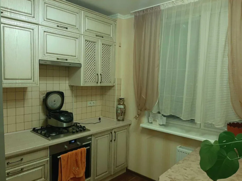 Продается 1-комнатная квартира 45 кв. м в Одессе, ул. Владислава Бувалкина(Генерала Бочарова), 54