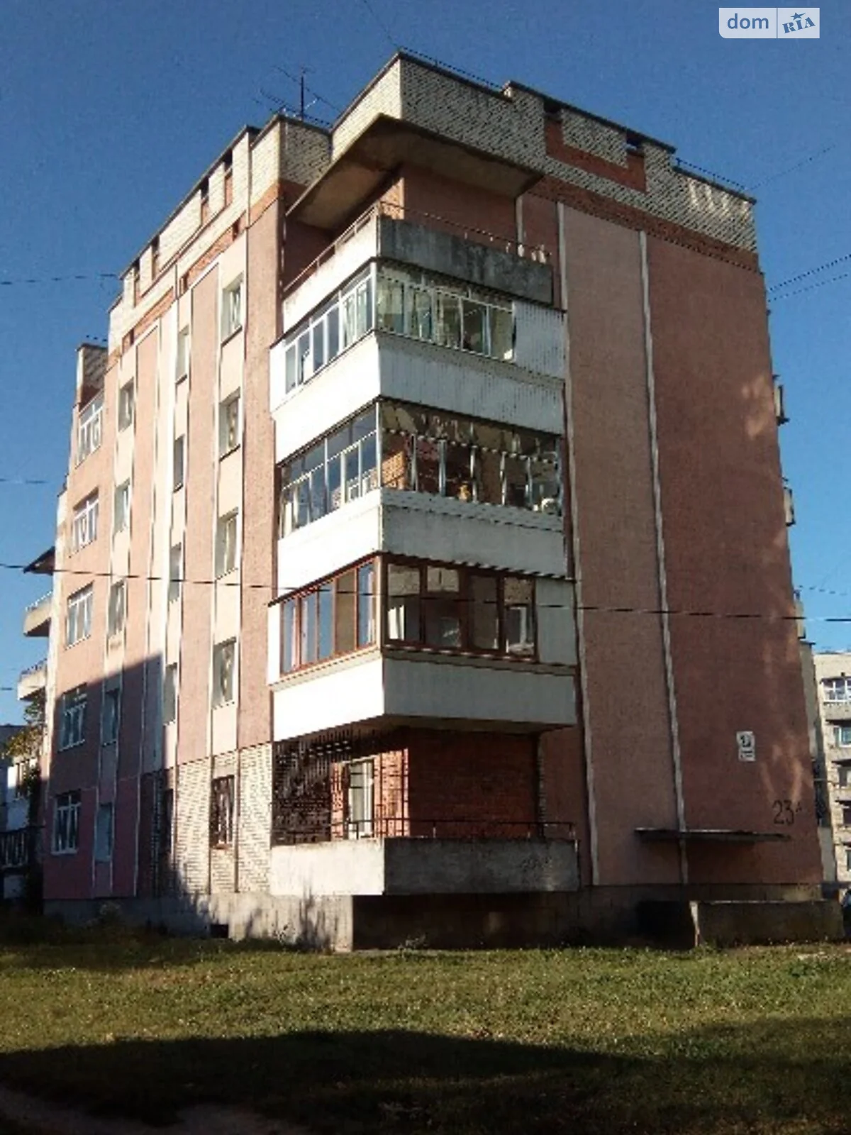 Продается 4-комнатная квартира 80 кв. м в Червонограде, ул. Бандеры, 23А - фото 1