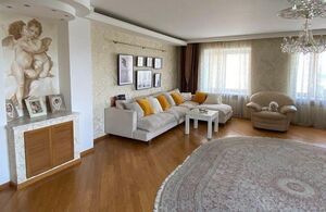 Продается 4-комнатная квартира 170 кв. м в Киеве, Героев Сталинграда проспект