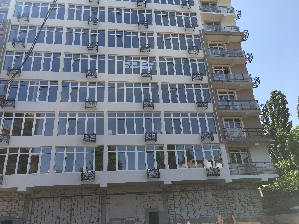 Продается 1-комнатная квартира 38 кв. м в Одессе, ул. Сегедская, 13 - фото 1