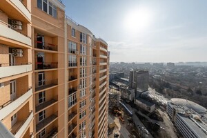 Продается 3-комнатная квартира 114 кв. м в Одессе, Гагаринское плато