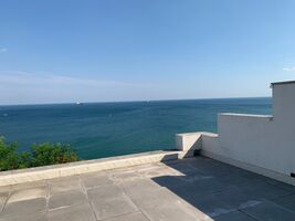 Продается дом на 3 этажа 207 кв. м с беседкой