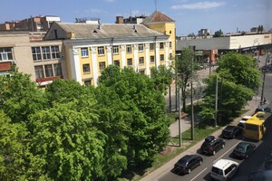 Продается 2-комнатная квартира 45.8 кв. м в Черкассах, бул. Шевченко