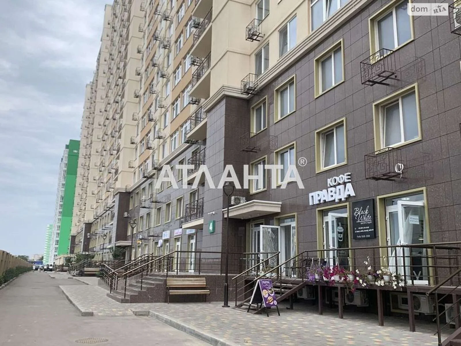 Продается 3-комнатная квартира 82 кв. м в Одессе, ул. Жемчужная
