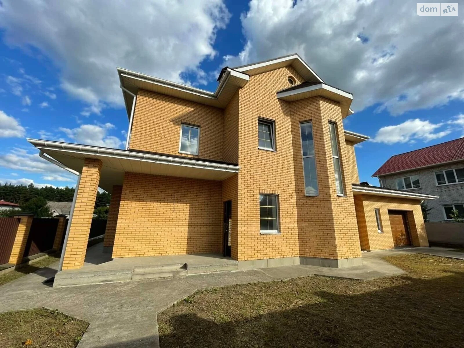 Продається будинок 2 поверховий 217 кв. м з гаражем, цена: 168000 $