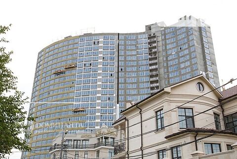 Продается 1-комнатная квартира 37 кв. м в Одессе, ул. Каманина