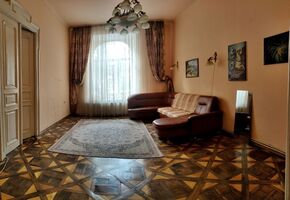 Продається 4-кімнатна квартира 110 кв. м у Івано-Франківську, Дзержинського Гетьмана Мазепи