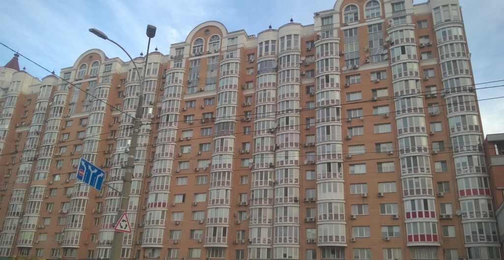 Продается 3-комнатная квартира 121 кв. м в Киеве, ул. Левка Лукьяненко, 21