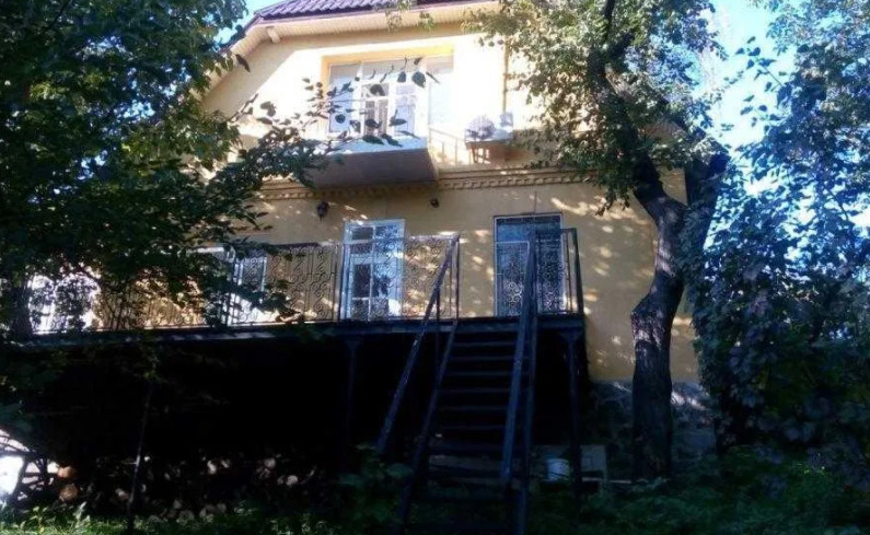 Продається будинок 2 поверховий 202 кв. м з банею/сауною, цена: 700000 $