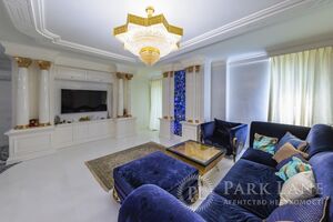 Продается 4-комнатная квартира 212 кв. м в Киеве, ул. Олеся Гончара