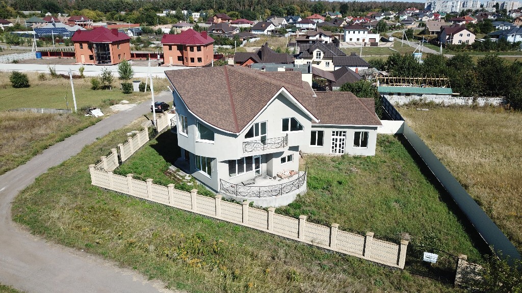 Продається будинок 2 поверховий 153 кв. м з каміном, цена: 155000 $