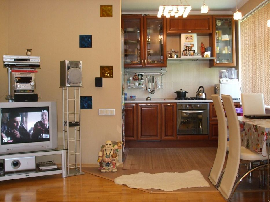 Продается 3-комнатная квартира 85 кв. м в Одессе, ул. Тенистая