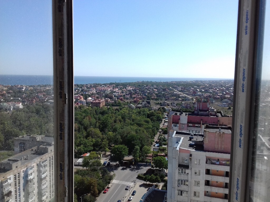 Продається 1-кімнатна квартира 54.7 кв. м у Чорноморську, вул. Парусна, 18 - фото 1