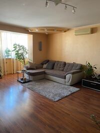 Продается 3-комнатная квартира 100 кв. м в Днепре, ул. Мандрыковская