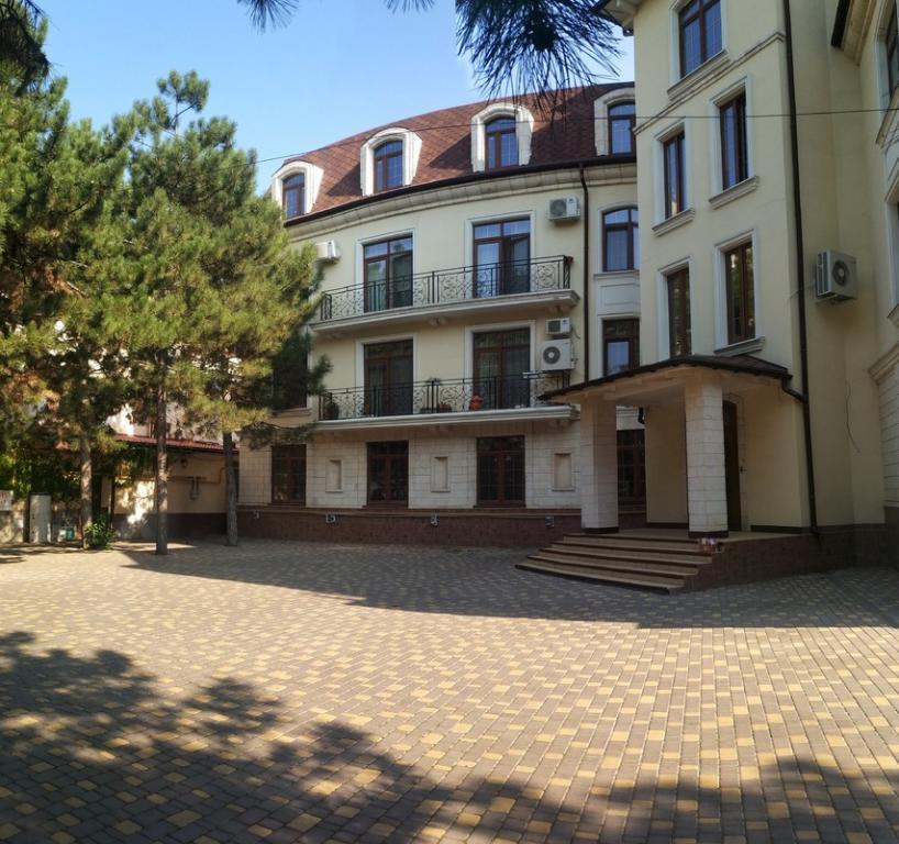 Продается 3-комнатная квартира 100 кв. м в Одессе, Фонтанская дор. - фото 1