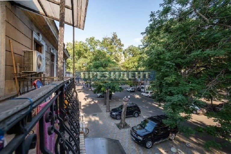 Продается 7-комнатная квартира 225 кв. м в Одессе, пер. Ониловой