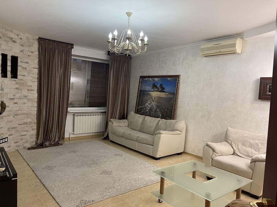 Продается 2-комнатная квартира 85 кв. м в Одессе, ул. Новосельского
