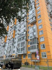 Продается 3-комнатная квартира 92 кв. м в Одессе, Среднефонтанская улица