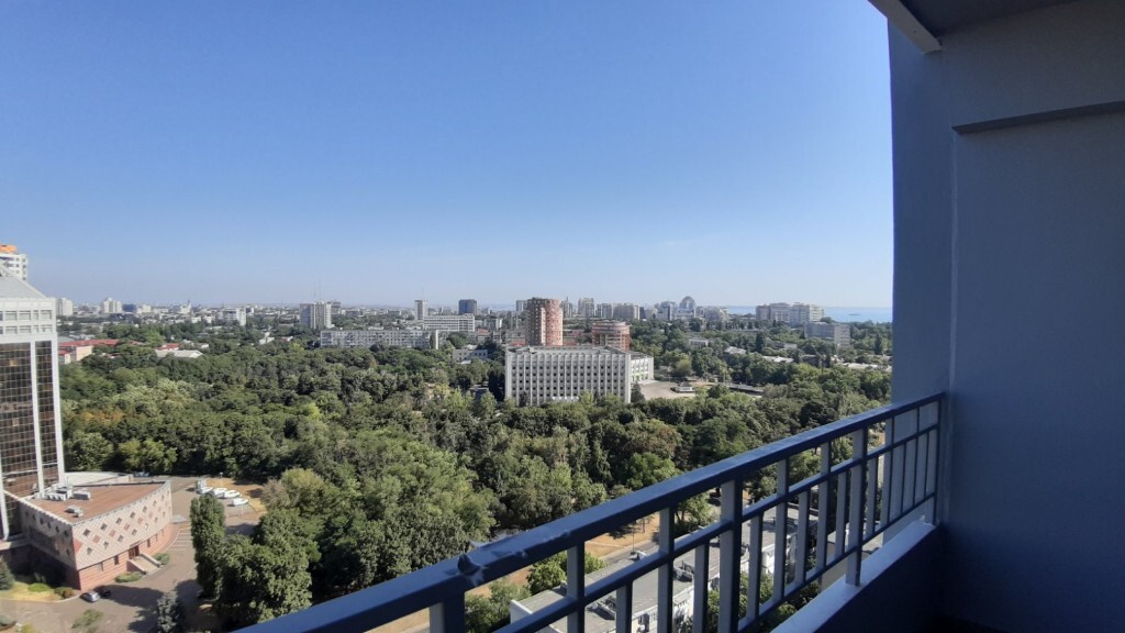 Продается 1-комнатная квартира 47 кв. м в Одессе, просп. Гагарина