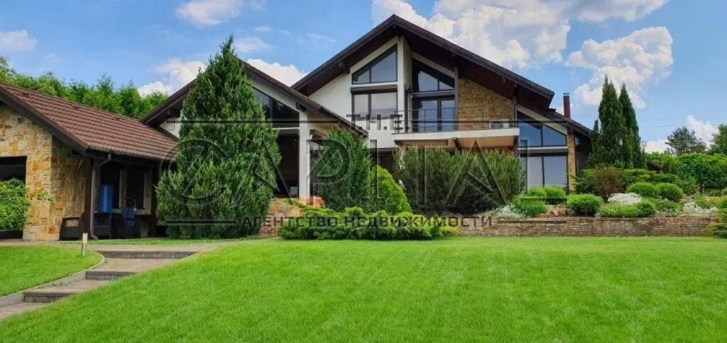 Продается дом на 2 этажа 500 кв. м с террасой, цена: 2500000 $ - фото 1