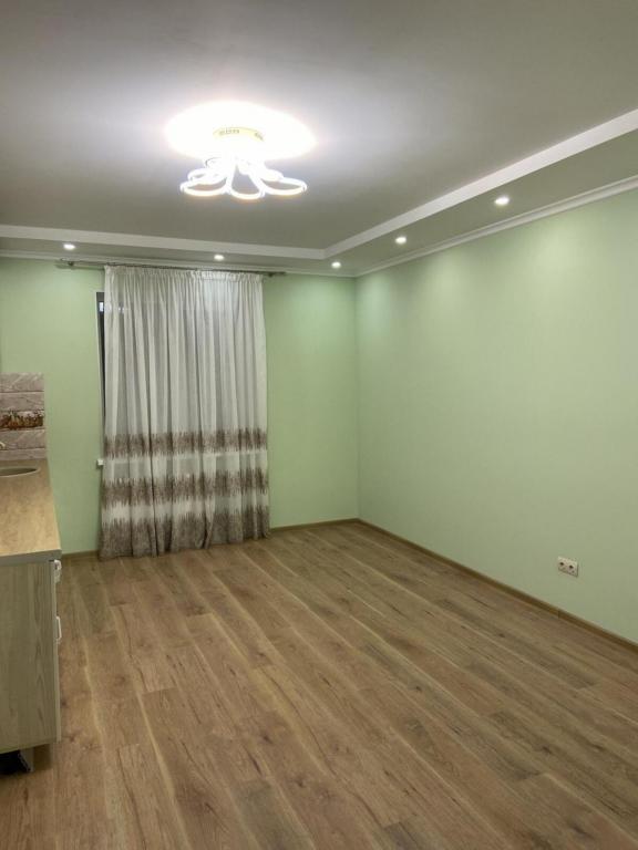 Продается 1-комнатная квартира 44 кв. м в Ровно, ул. Короткая - фото 1