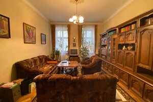 Продается 4-комнатная квартира 145.5 кв. м в Львове, Кривоноса Максима улица