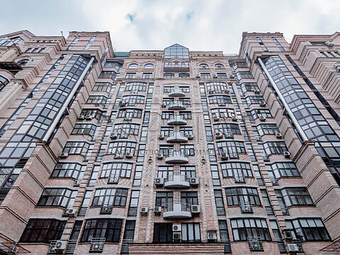 Продается 3-комнатная квартира 176 кв. м в Киеве, ул. Паторжинского