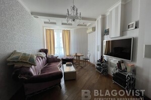 Продается 3-комнатная квартира 108 кв. м в Киеве, ул. Кудряшова
