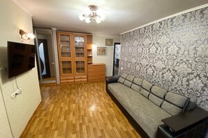 Продається 3-кімнатна квартира 57 кв. м у Миколаєві, вул. Молодогвардійська