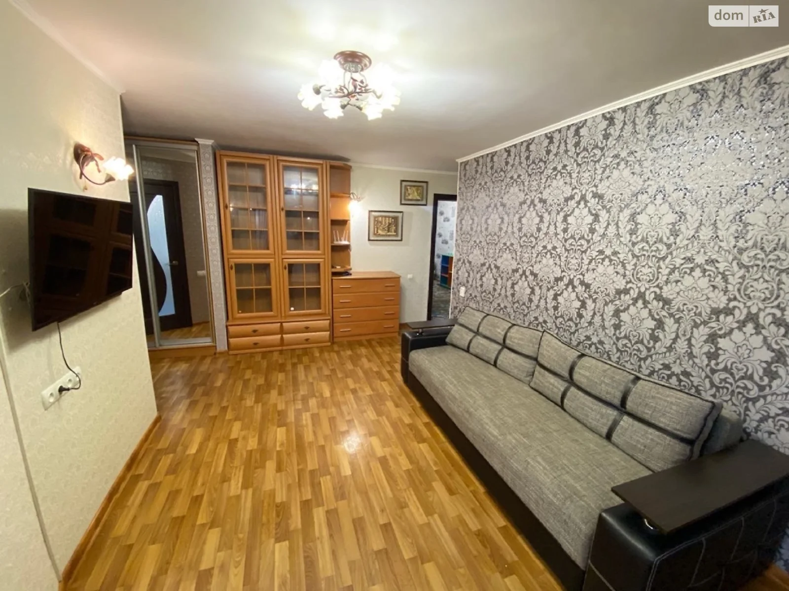 Продается 3-комнатная квартира 57 кв. м в Николаеве, ул. Молодогвардейская, 53В - фото 1