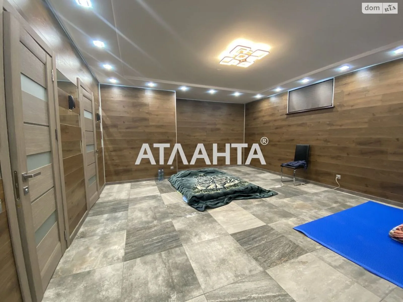 Продается дом на 4 этажа 340 кв. м с верандой, цена: 250000 $ - фото 1