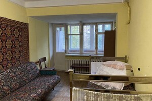 Продается 3-комнатная квартира 63 кв. м в Киеве, Львовская улица