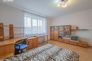 Продается 3-комнатная квартира 115 кв. м в Ивано-Франковске, цена: 65000 $