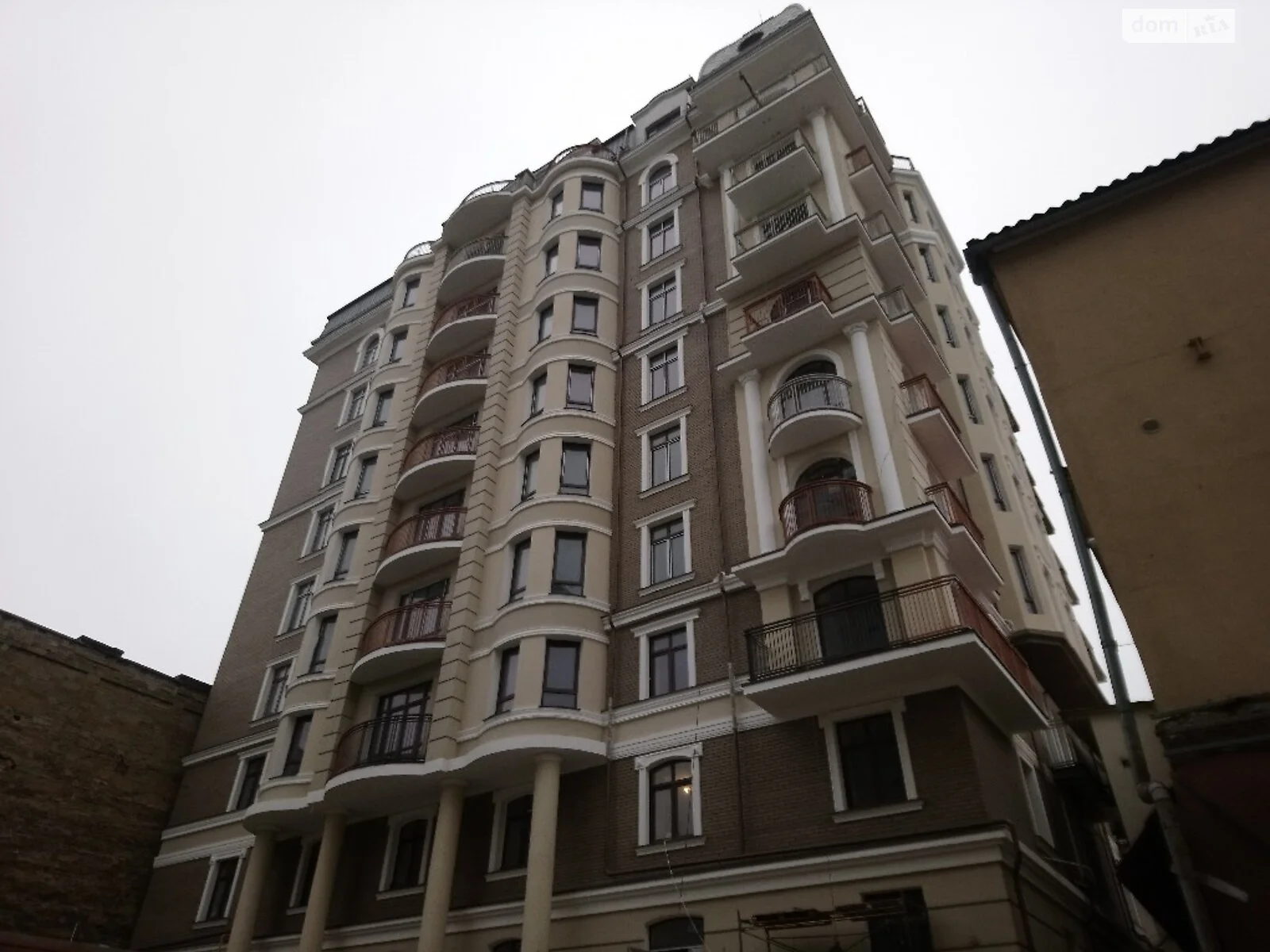 Продается 2-комнатная квартира 77.3 кв. м в Одессе, ул. Бориса Литвака