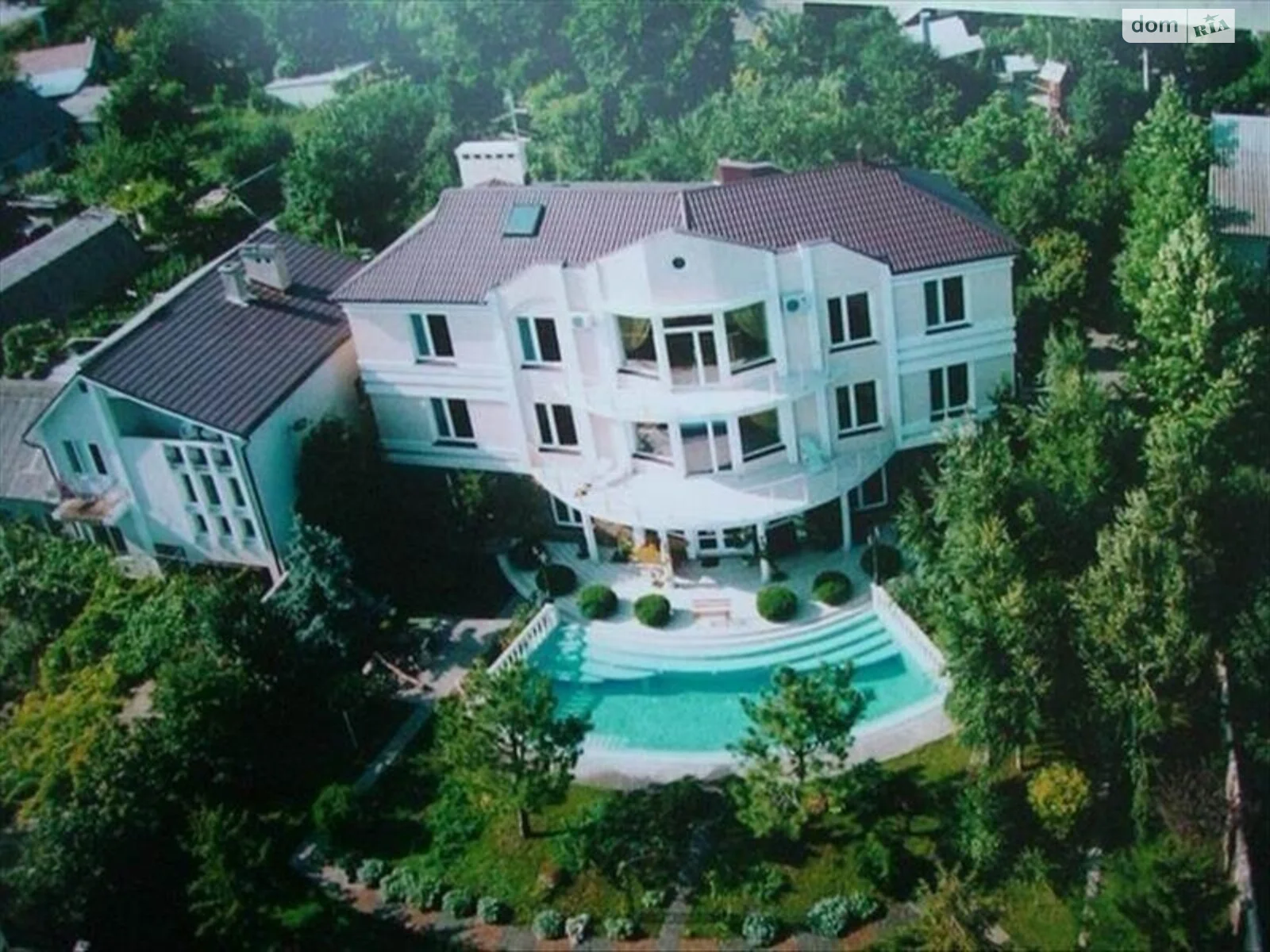 Продається будинок 3 поверховий 400 кв. м з терасою, цена: 750000 $