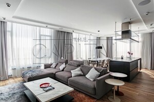 Продается 3-комнатная квартира 173 кв. м в Киеве, просп. Голосеевский