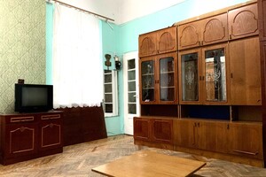 Продается 1-комнатная квартира 28 кв. м в Черновцах, Центральная площадь