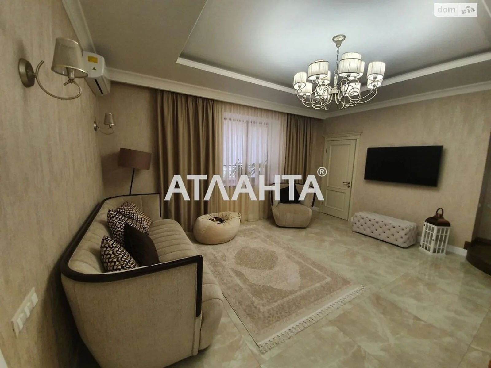 Продается дом на 2 этажа 296 кв. м с камином, цена: 350000 $ - фото 1