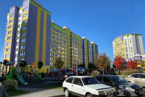 Продается 2-комнатная квартира 68.45 кв. м в Киево-Святошинске, Яблоневая улица