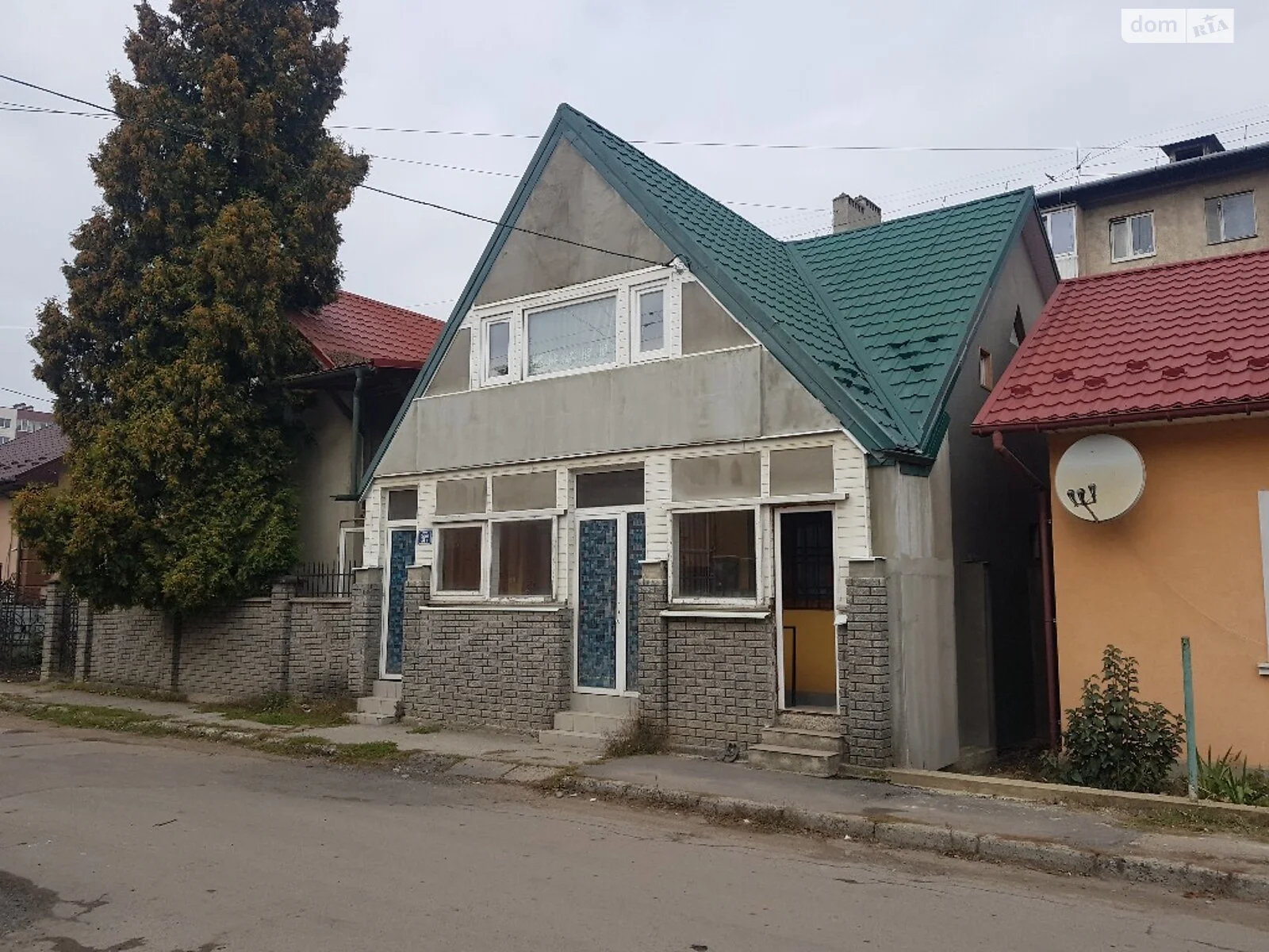 Продається будинок 2 поверховий 300 кв. м з каміном, цена: 89000 $